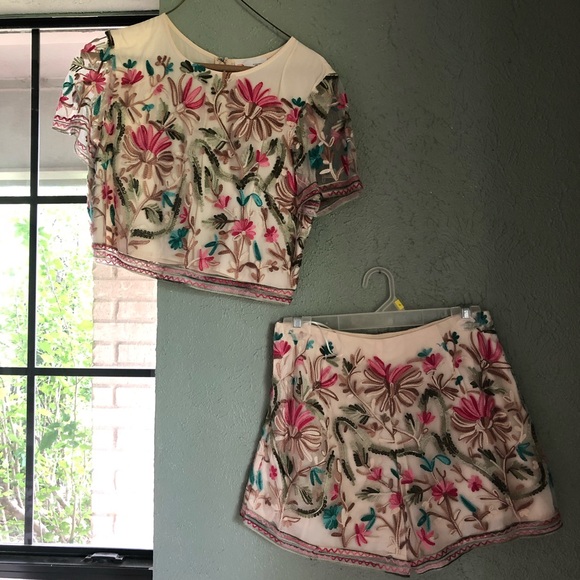 Colorful Floral Matching Top & Shorts - Picture 2 of 3